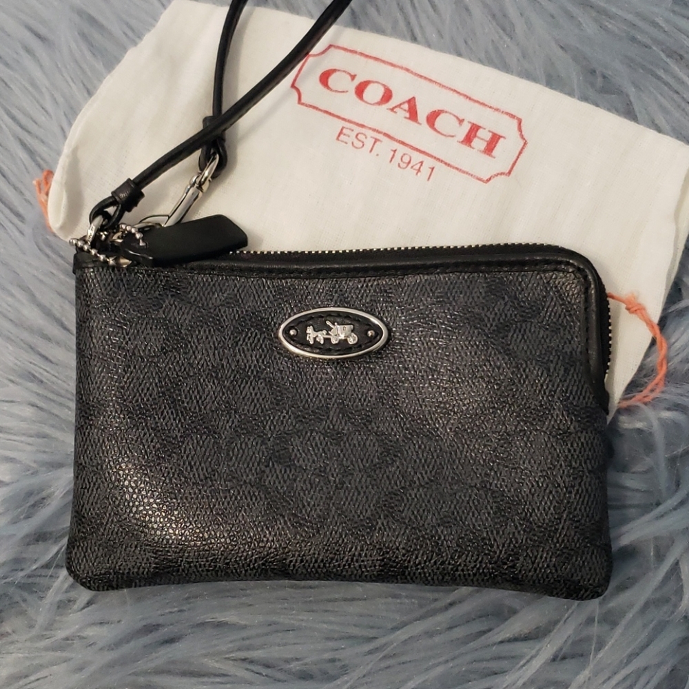 Wristlet
